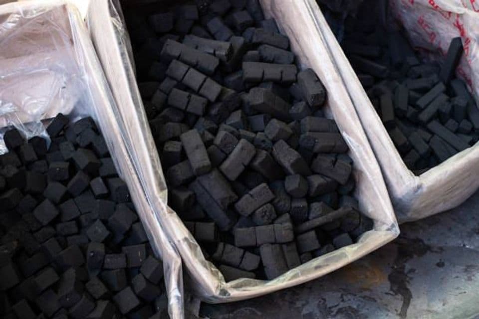 Usaha Briket Arang Batok Kelapa yang Ramah Lingkungan dan Menggiurkan